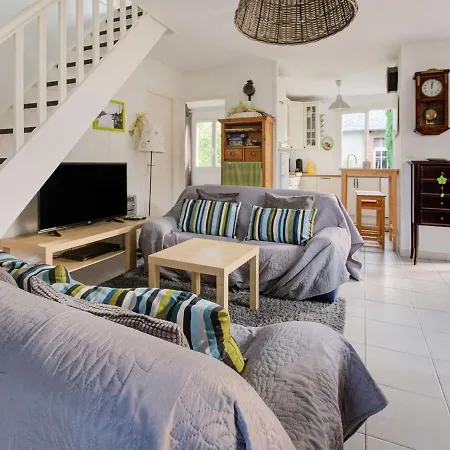 Serene For Family With Garden Holiday home Isigny-sur-Mer