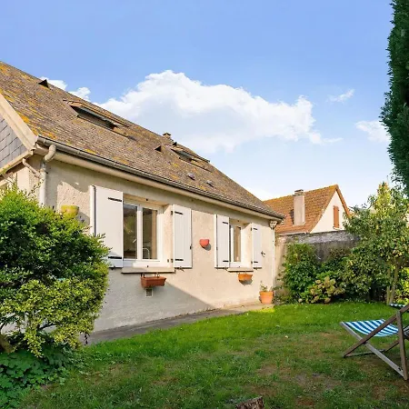 Holiday home Serene For Family With Garden Isigny-sur-Mer