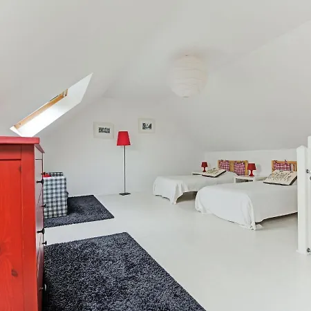 Casa vacanze Serene For Family With Garden *