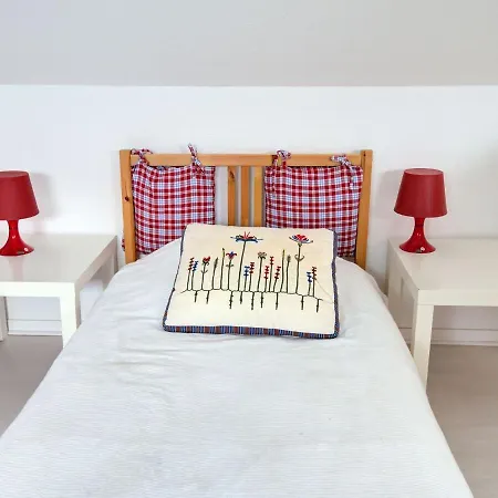 Holiday home Serene For Family With Garden *
