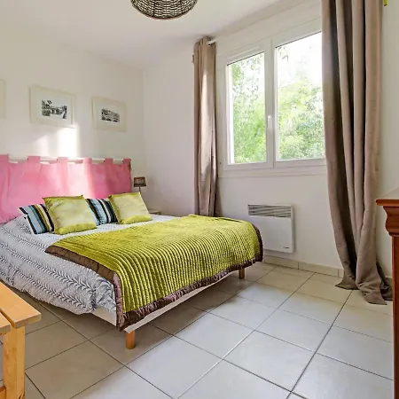 Serene For Family With Garden Holiday home Isigny-sur-Mer