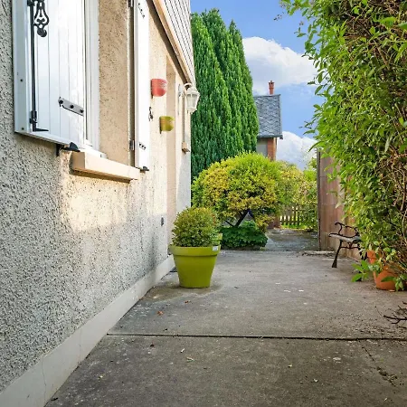 Holiday home Serene For Family With Garden